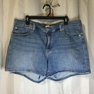 Levi's Mid Length Denim Shorts Size 34